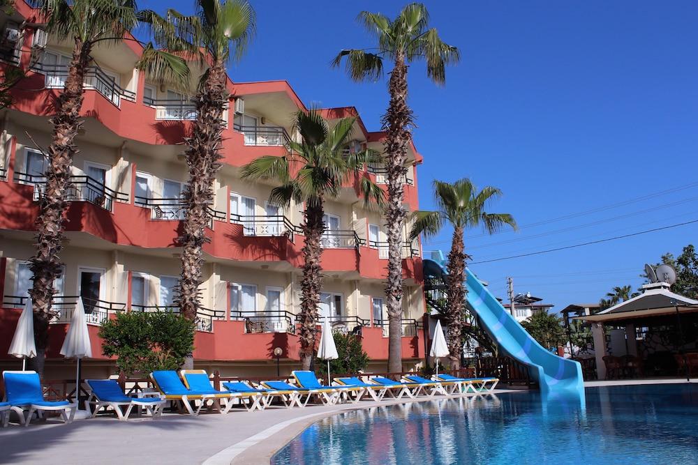Semoris Hotel Side Bagian luar foto