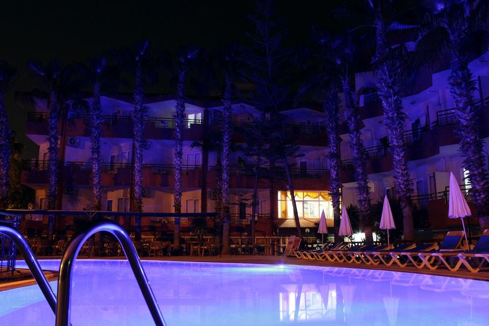 Semoris Hotel Side Bagian luar foto