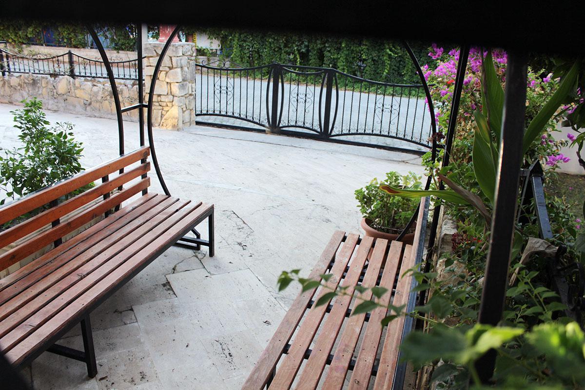 Semoris Hotel Side Bagian luar foto